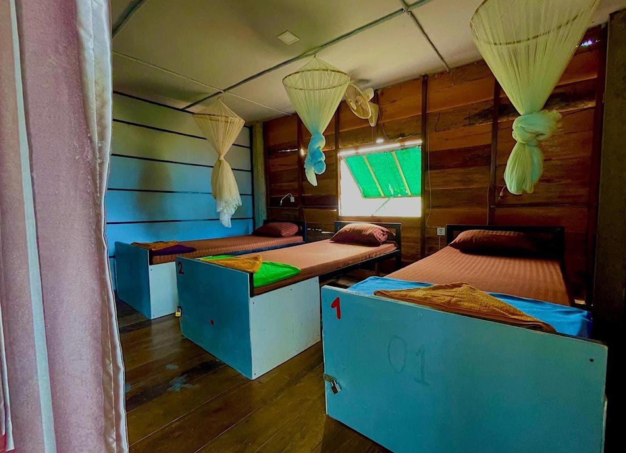 The Cliff Hostel, M'Pay Bay Koh Rong Sanloem Exterior photo